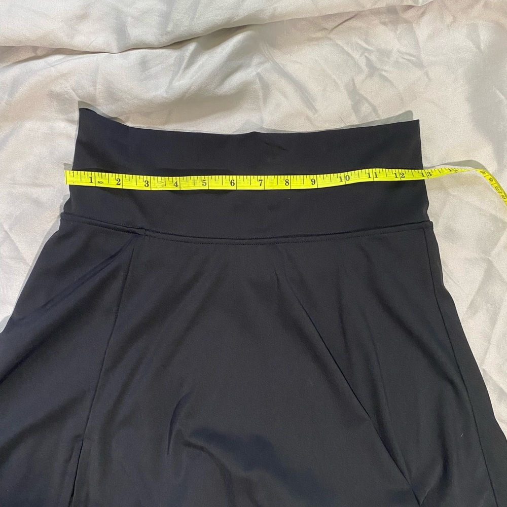 Black tennis skirt with slit activewear workout clothes, golf skirt - Picture 9 of 9